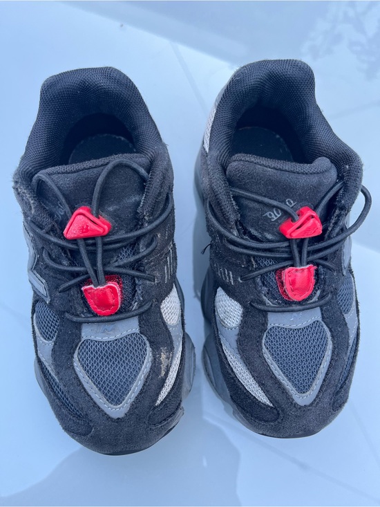 New Balance Other - New Balance bungee Kids Black and Gray Sneakers with Red Accents